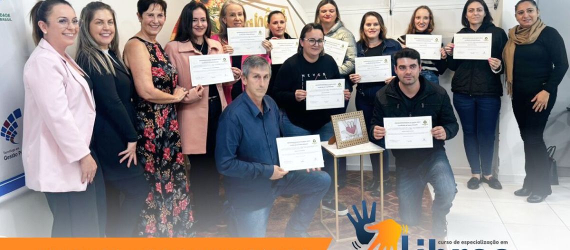 Banner notícia entrega certificados especialização em libras